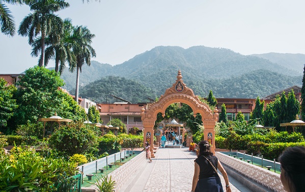 Exploring Rishikesh: Beyond river rafting! - The Raw Traveller